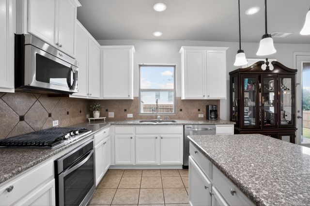 5900 Paddlefish Drive, Fort Worth, TX 76179