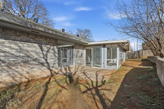 1212 Ridgecrest Road, Edmond, OK 73013