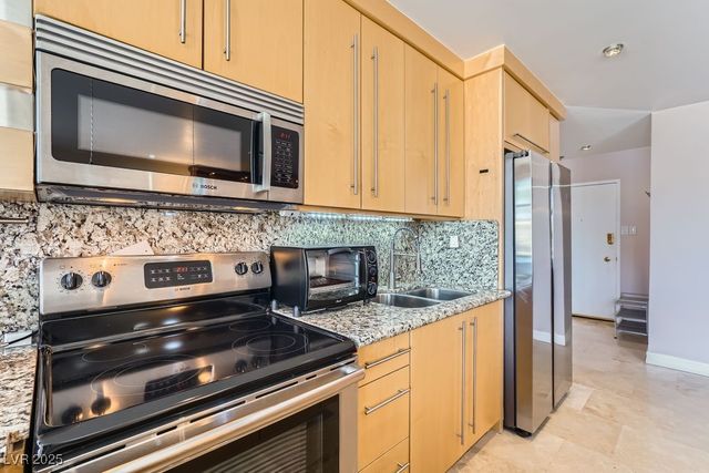 3111 Bel Air Drive Drive 201, Las Vegas, NV 89109