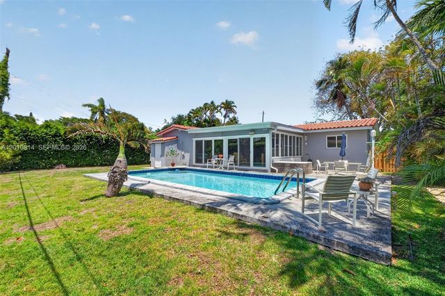 11400 NE 9th Ave, Biscayne Park, FL 33161