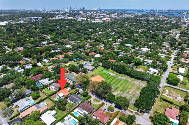 11400 NE 9th Ave, Biscayne Park, FL 33161