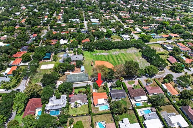 11400 NE 9th Ave, Biscayne Park, FL 33161