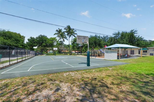 11400 NE 9th Ave, Biscayne Park, FL 33161