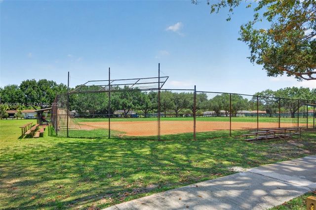 11400 NE 9th Ave, Biscayne Park, FL 33161