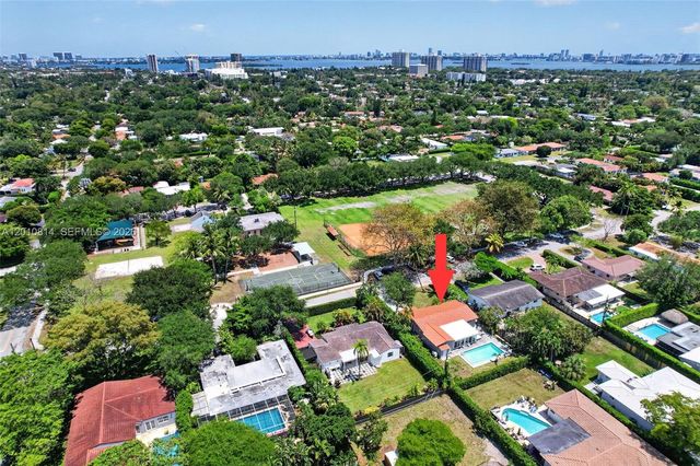 11400 NE 9th Ave, Biscayne Park, FL 33161