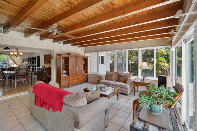 11400 NE 9th Ave, Biscayne Park, FL 33161