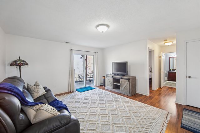 4864 63rd Street, Urbandale, IA 50322