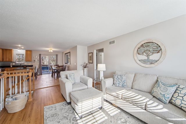 4864 63rd Street, Urbandale, IA 50322