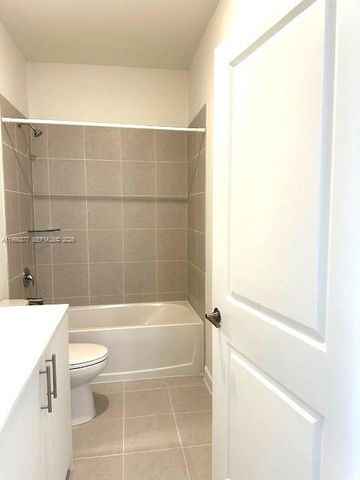 2582 SE 29th St, Homestead, FL 33035