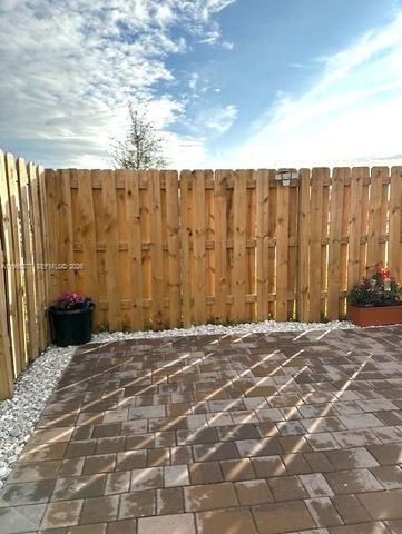 2582 SE 29th St, Homestead, FL 33035