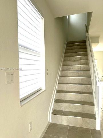 2582 SE 29th St, Homestead, FL 33035