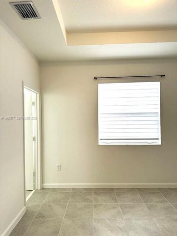 2582 SE 29th St, Homestead, FL 33035