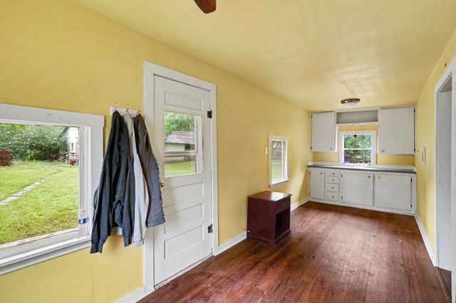 506 Woodard Avenue, Cleburne, TX 76033