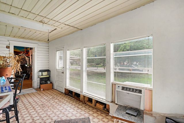 506 Woodard Avenue, Cleburne, TX 76033