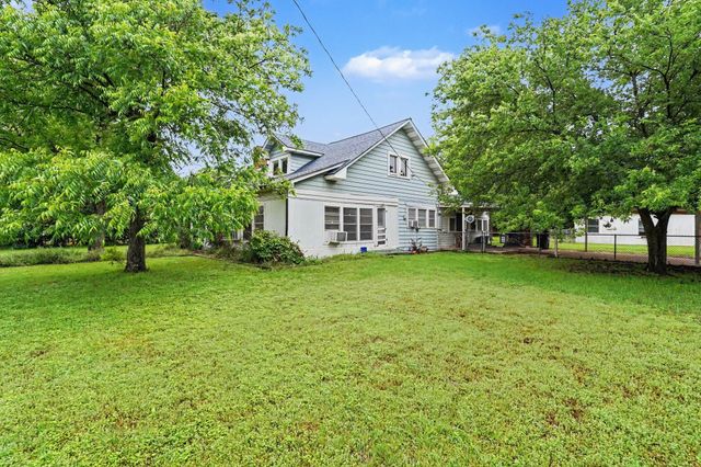 506 Woodard Avenue, Cleburne, TX 76033