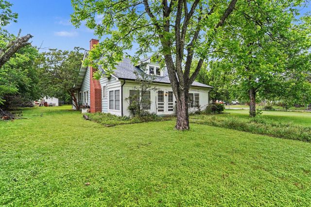 506 Woodard Avenue, Cleburne, TX 76033