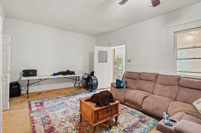 506 Woodard Avenue, Cleburne, TX 76033