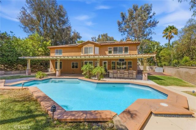 1568 Vandagriff, Corona, CA 92883