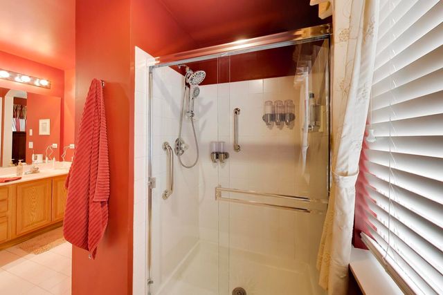 5660 Trinity Court, Gurnee, IL 60031