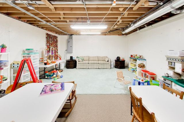 5660 Trinity Court, Gurnee, IL 60031