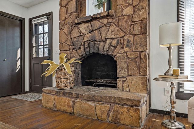 2546 S Fort Avenue, Springfield, MO 65807