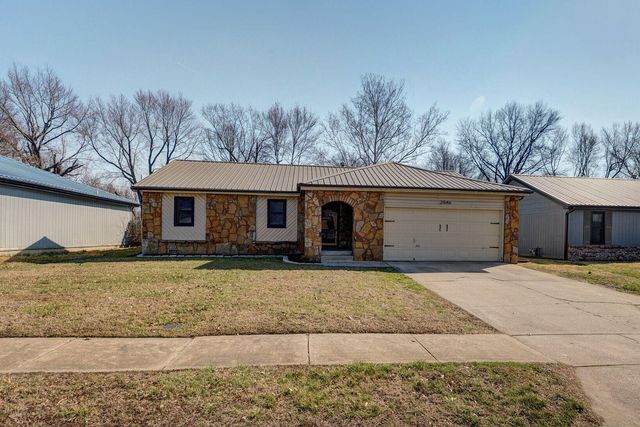 2546 S Fort Avenue, Springfield, MO 65807