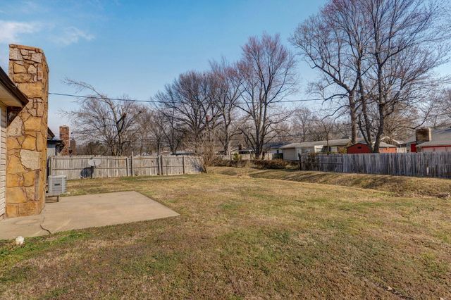 2546 S Fort Avenue, Springfield, MO 65807