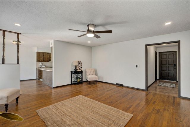 2546 S Fort Avenue, Springfield, MO 65807