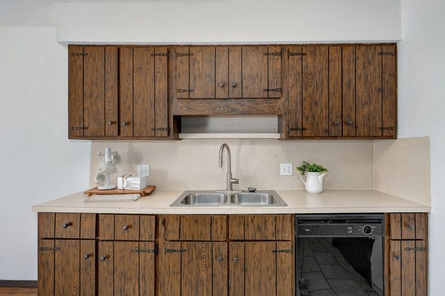 2546 S Fort Avenue, Springfield, MO 65807