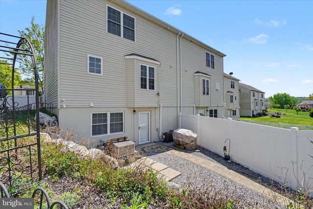 2 CREEKSIDE, Wrightsville, PA 17368