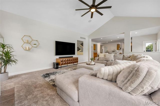 1109 Windridge Estates Lane, Chesterfield, MO 63005