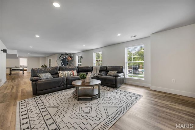 1109 Windridge Estates Lane, Chesterfield, MO 63005