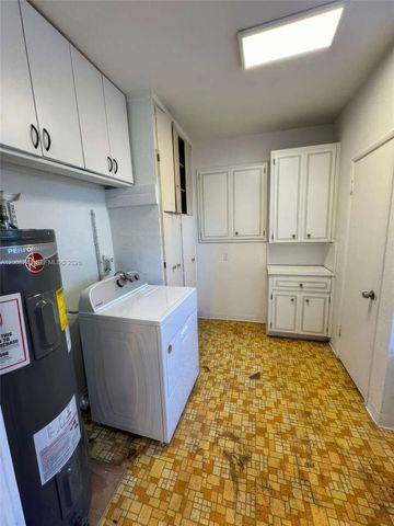 4582 Royal Palm Ave, Miami Beach, FL 33140