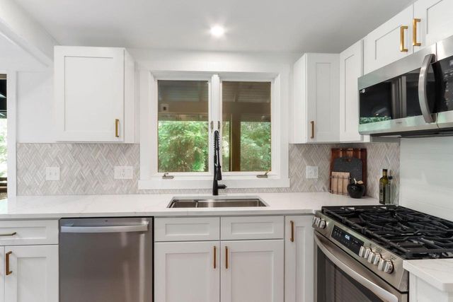 W3552 Wildwood DRIVE, Lake Geneva, WI 53147