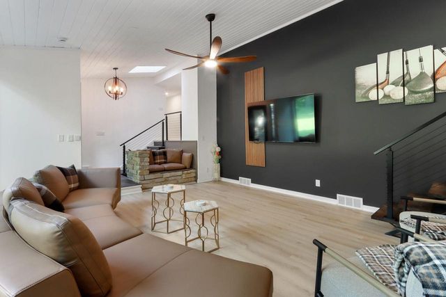 W3552 Wildwood DRIVE, Lake Geneva, WI 53147