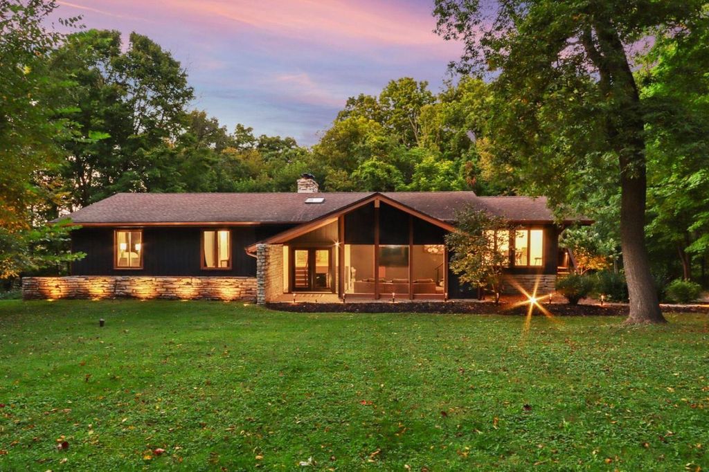 W3552 Wildwood DRIVE, Lake Geneva, WI 53147