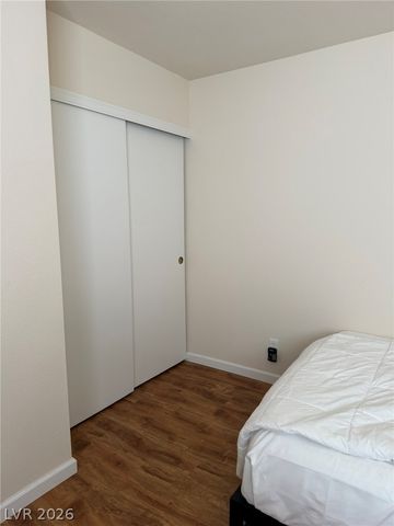 2708 Baycliff Court 4, Las Vegas, NV 89117