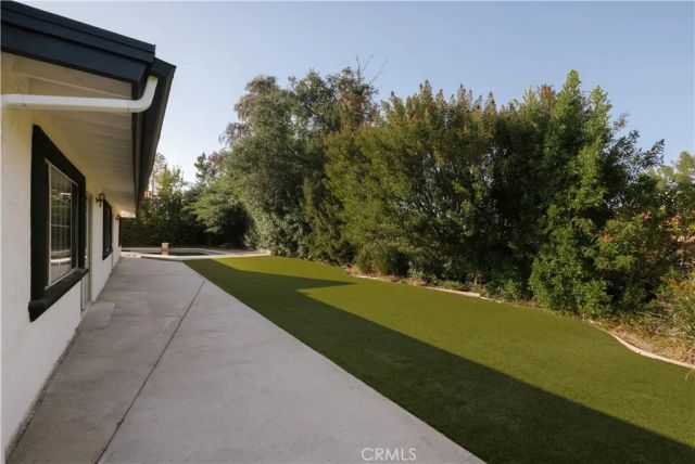 18841 Pasadero Drive, Tarzana, CA 91356