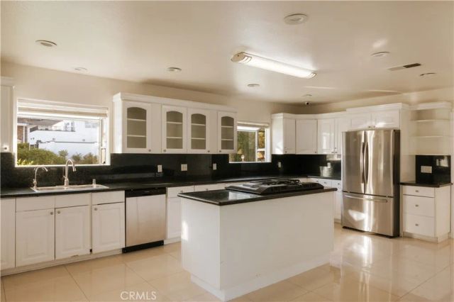 18841 Pasadero Drive, Tarzana, CA 91356