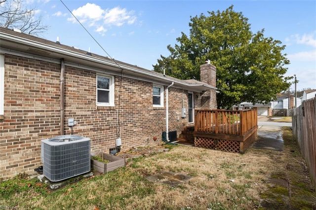 3553 Dana LN, Virginia Beach, VA 23452