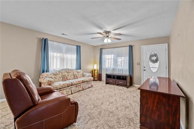 3553 Dana LN, Virginia Beach, VA 23452