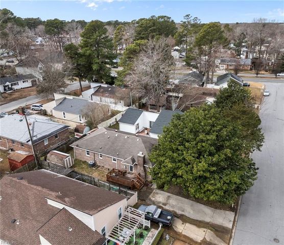 3553 Dana LN, Virginia Beach, VA 23452