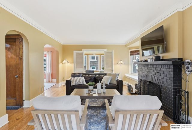 5165 Jackson Street, Omaha, NE 68106