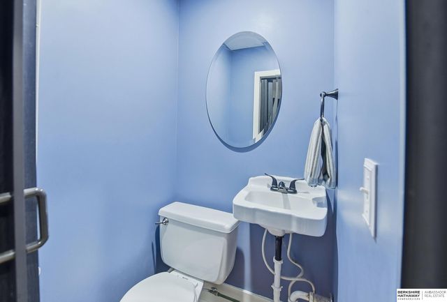 5165 Jackson Street, Omaha, NE 68106