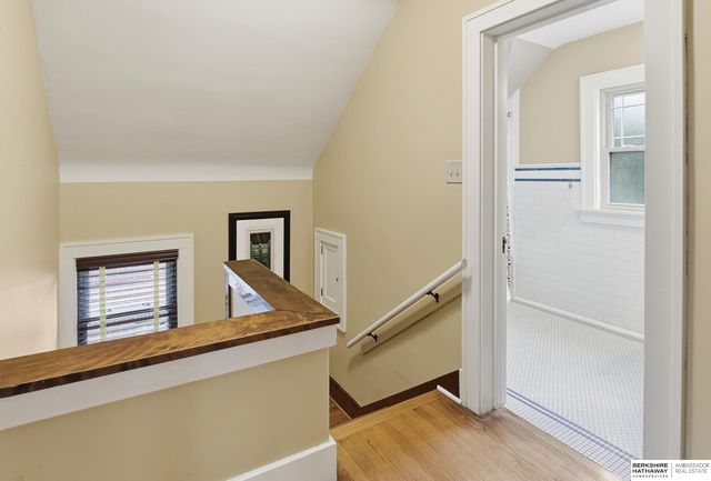 5165 Jackson Street, Omaha, NE 68106