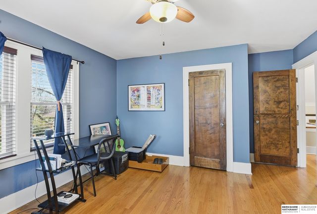 5165 Jackson Street, Omaha, NE 68106