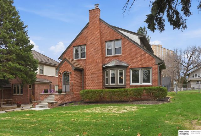 5165 Jackson Street, Omaha, NE 68106