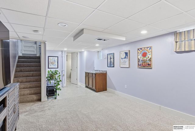 5165 Jackson Street, Omaha, NE 68106