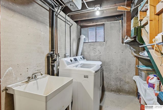 5165 Jackson Street, Omaha, NE 68106