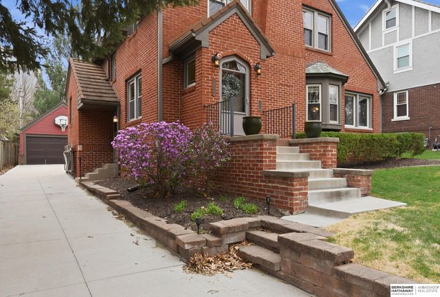 5165 Jackson Street, Omaha, NE 68106